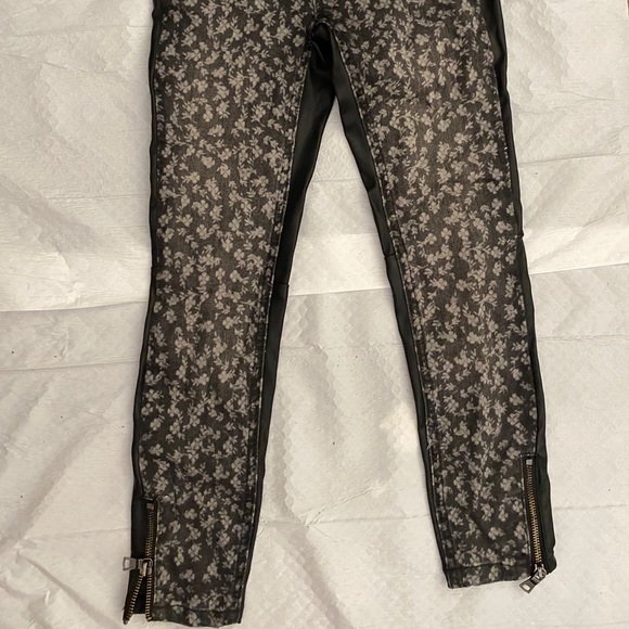 NWOT BLANKNYC Girls pants size 7T , new , never worn - Picture 2 of 7